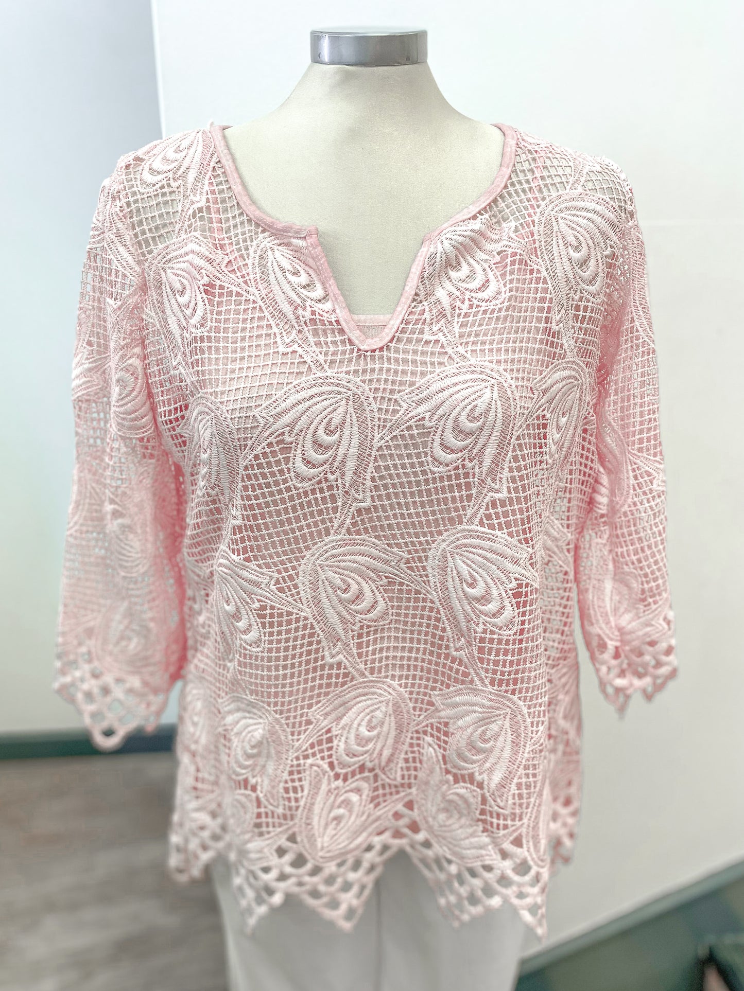 Cotton Crochet Lace 3/4 Sleeve Top
