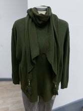 Load image into Gallery viewer, Pocket Jumper with Tassel Scarf