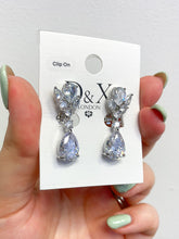 Load image into Gallery viewer, D&amp;X Clip On Earrings
