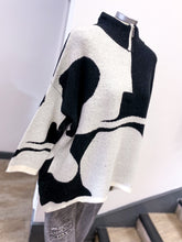 Load image into Gallery viewer, 1/4 Zip Monochrome Abstract Print Oversized Jumper