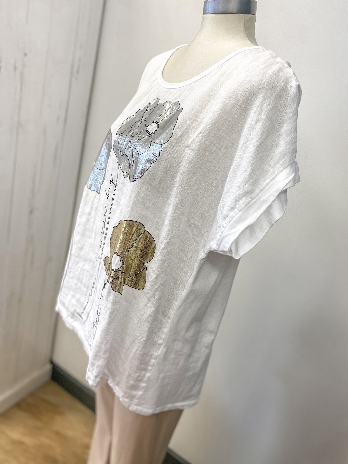 Linen Cotton Flower Graphic Tee